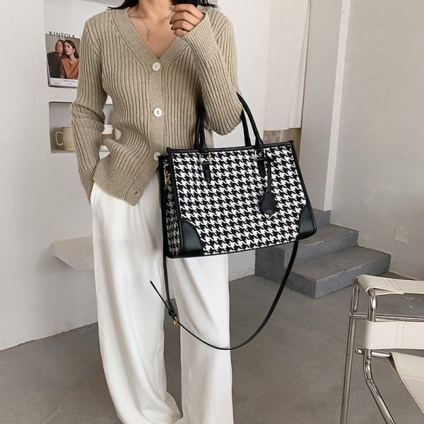One-shoulder large capacity tote bag